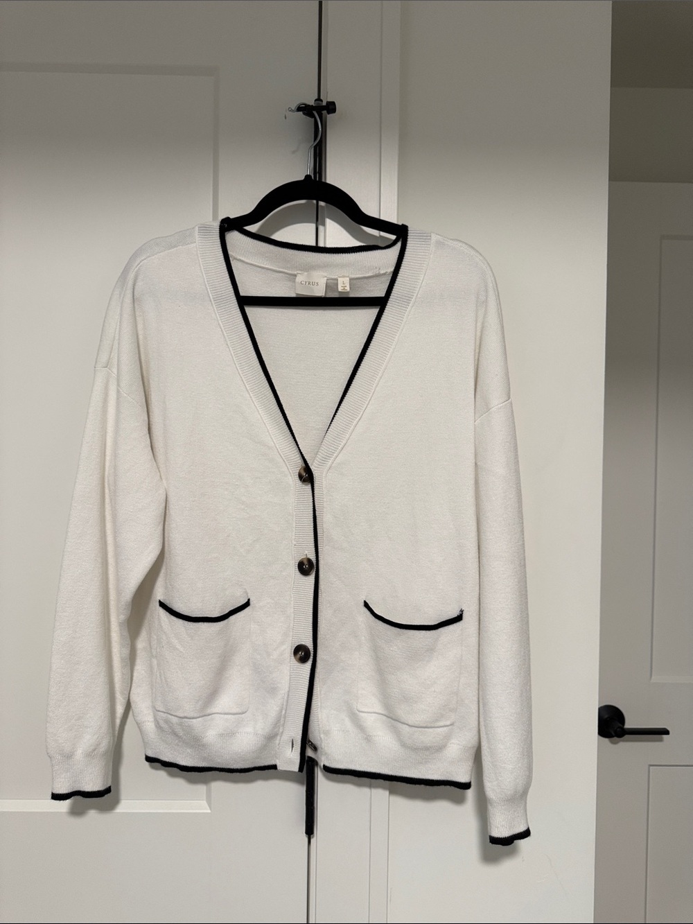 Cyrus Sweater Womens L White Black Contrast Trim 4-Button Cardigan Preppy Pocket